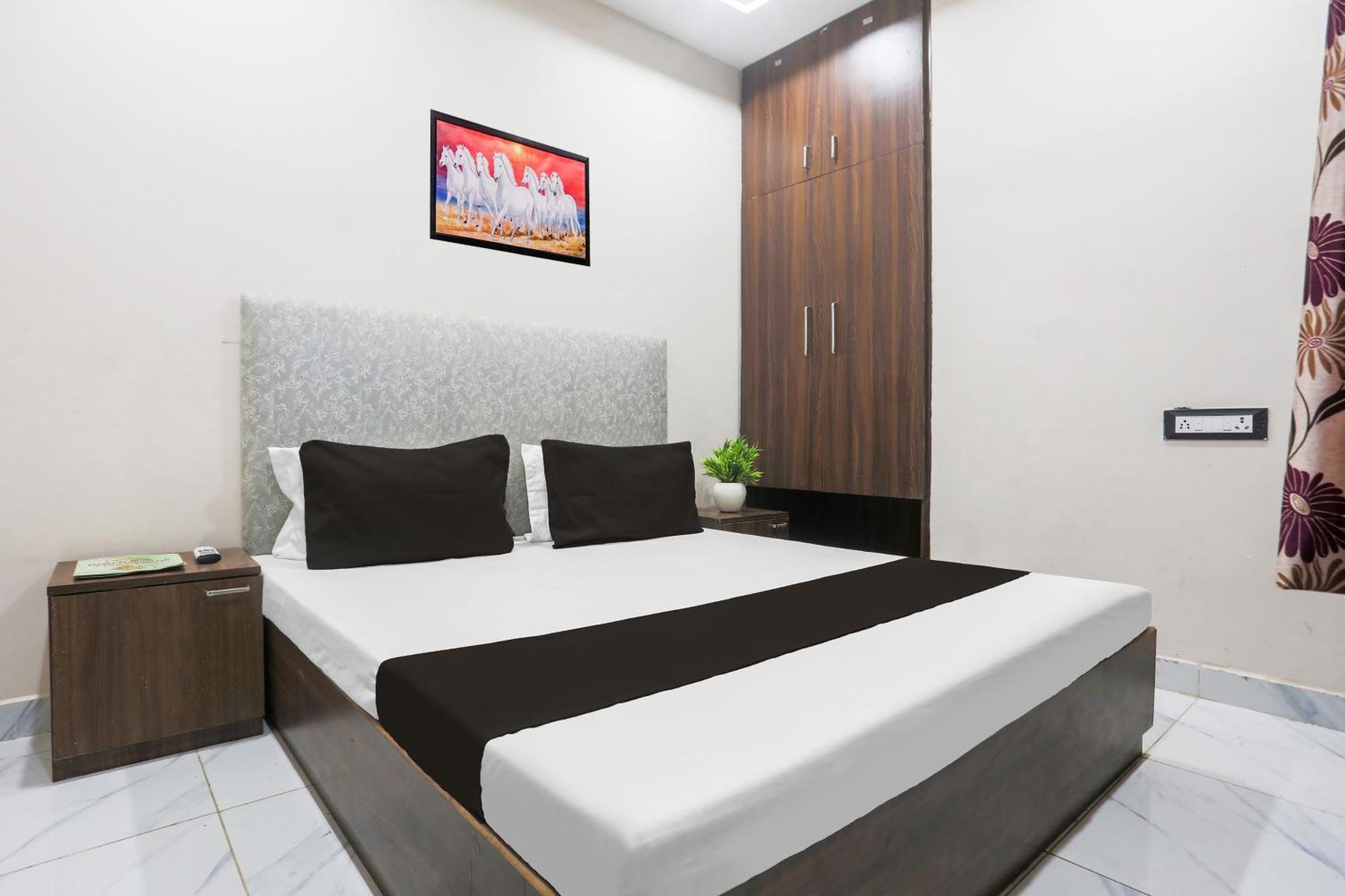Hotel O S Grand Allāhābād Junction Екстериор снимка
