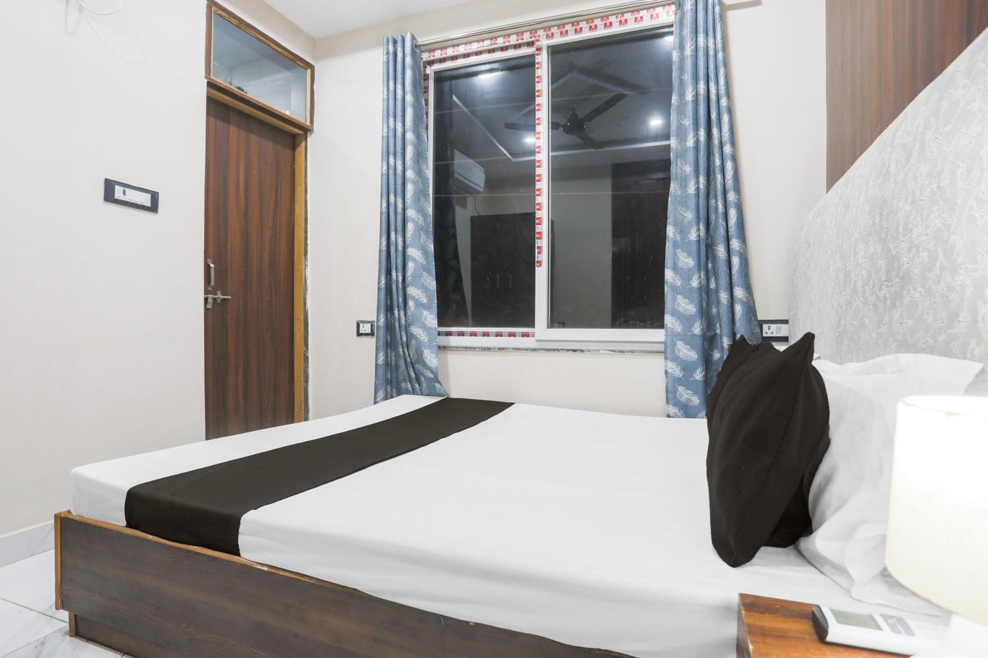 Hotel O S Grand Allāhābād Junction Екстериор снимка